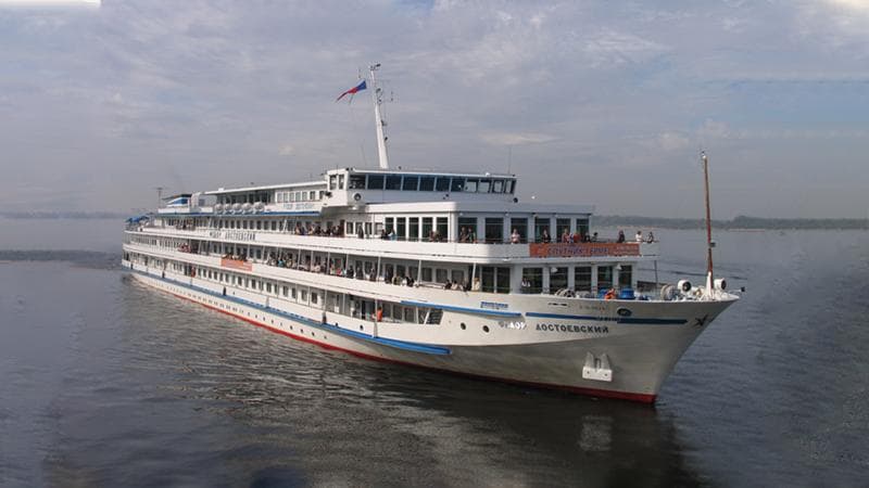 Теплоход Федор Достоевский