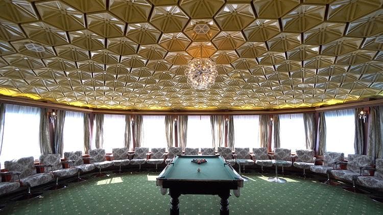 Носовой салон отдыха\Бильярд Теплохода Демьян Бедный