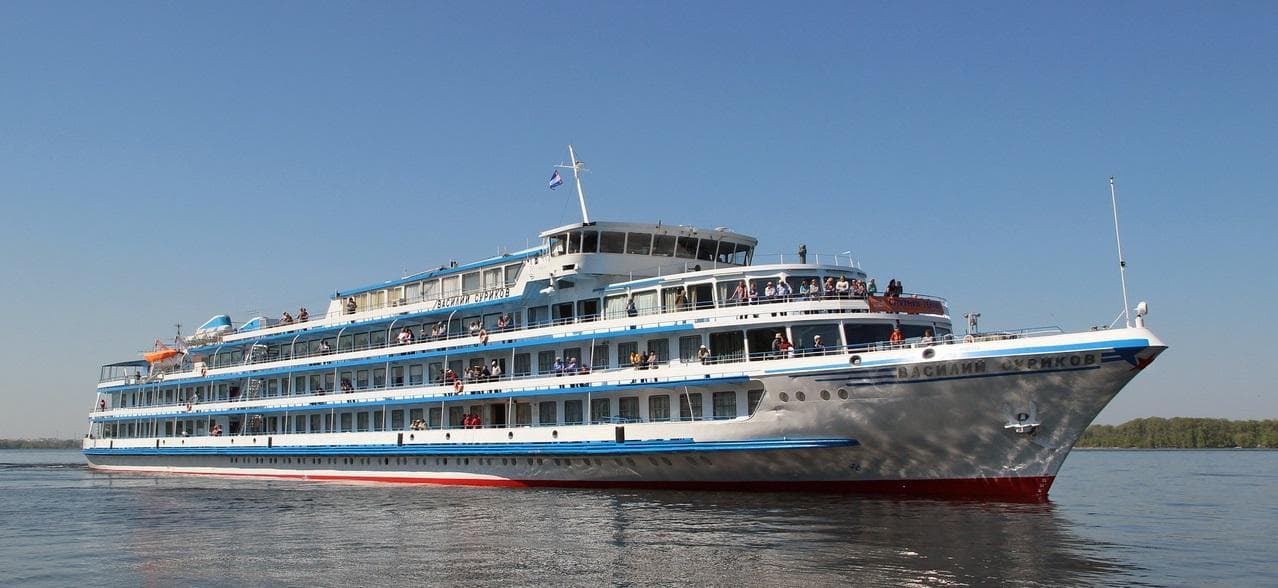 Теплоход Василий Суриков