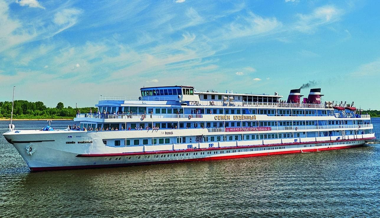Теплоход Семён Буденный