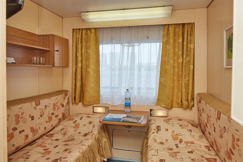 Двухместная каюта с окнами Теплохода Николай Карамзин