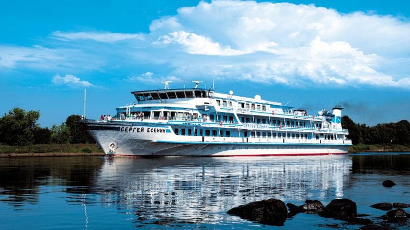 Теплоход Сергей Есенин