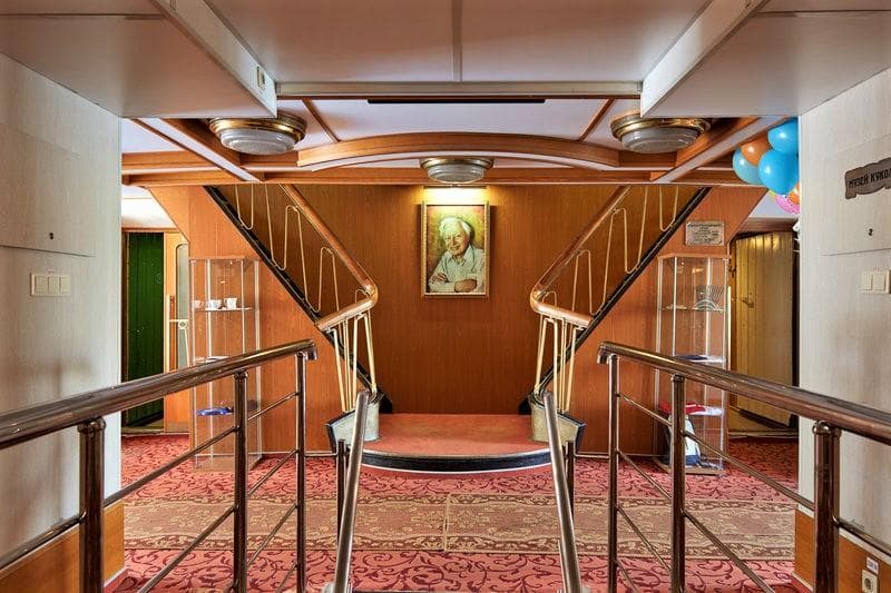 Внутреннее пространство Теплохода Сергей Образцов