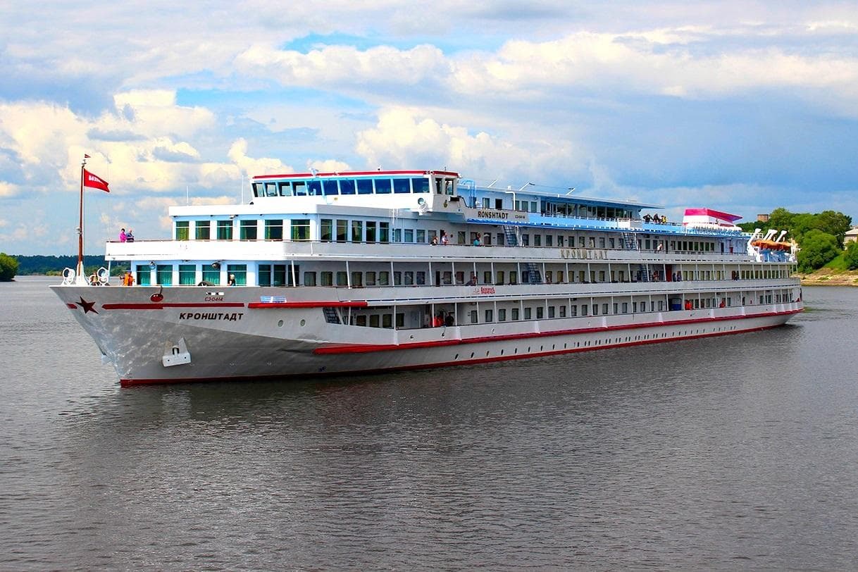 Теплоход Кронштадт 