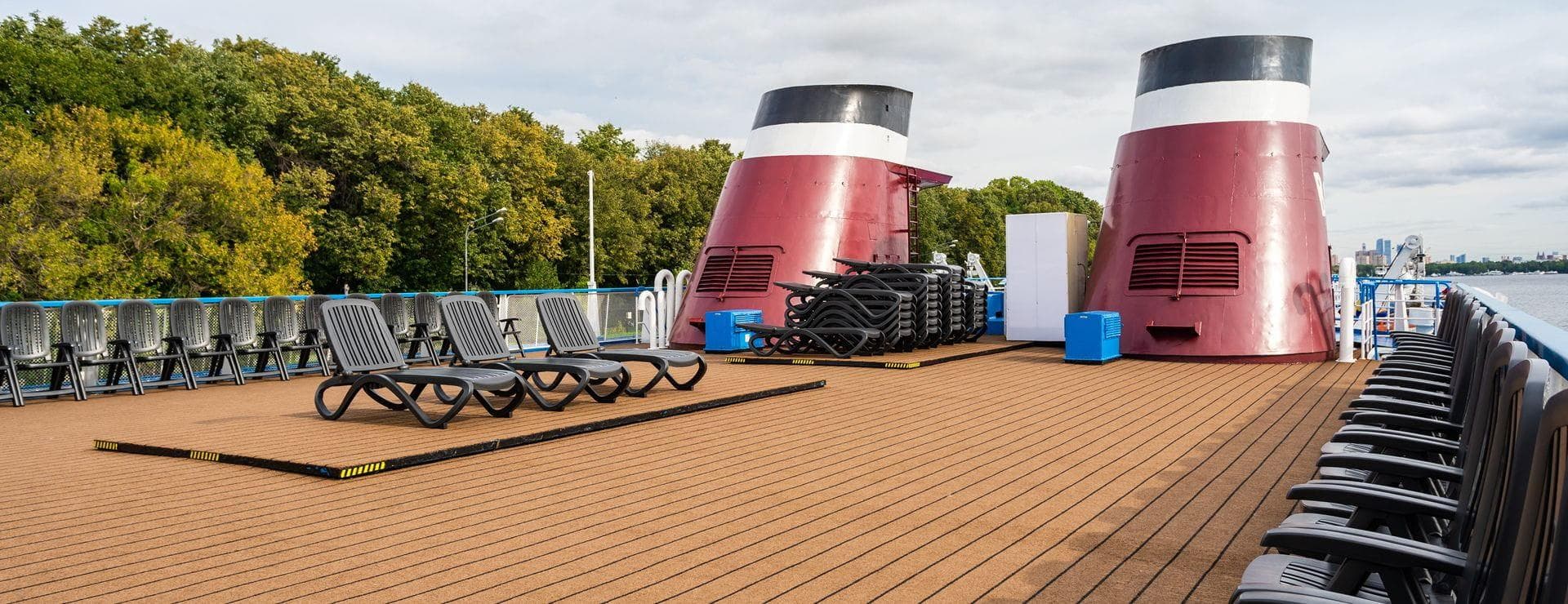 Солнечная палуба Теплохода Михаил Фрунзе