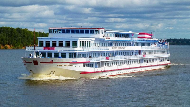 Теплоход Санкт-Петербург