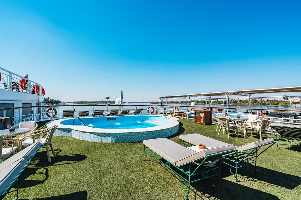 Открытый бассейн Теплохода Jaz Al Qassida