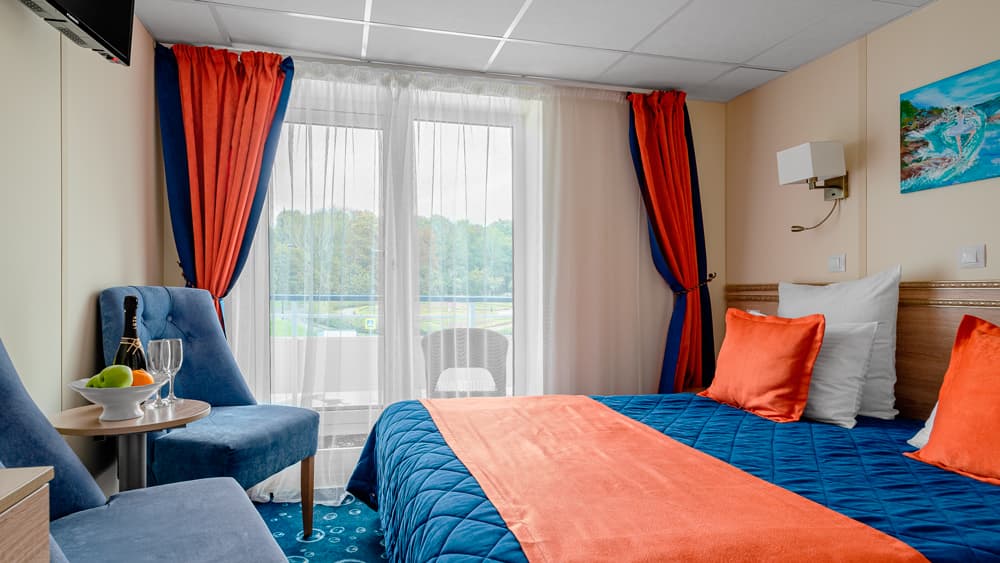 Полулюкс с балконом Теплохода Лебединое озеро