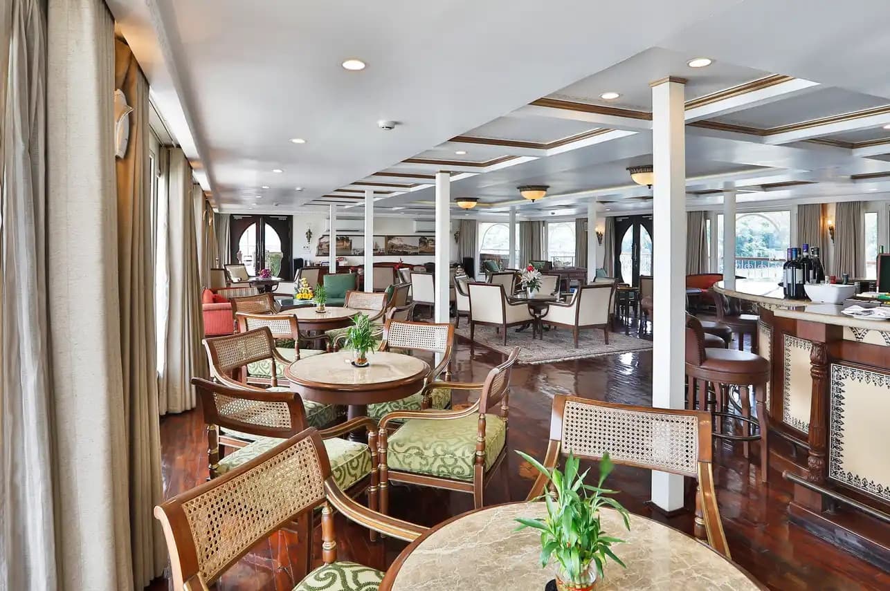 Бар Теплохода Ganges Voyager I
