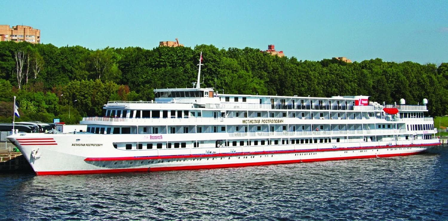 Теплоход Мстислав Ростропович
