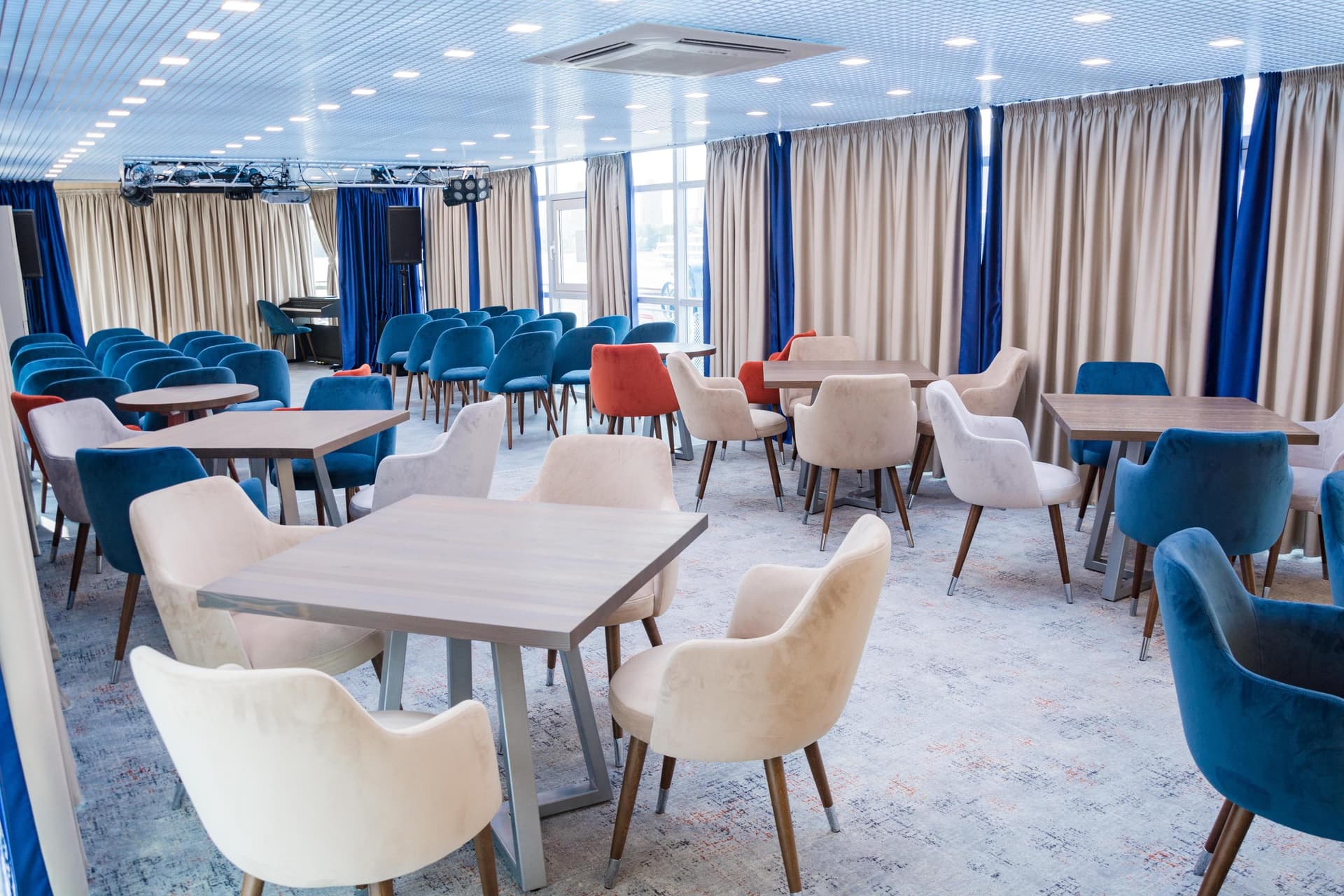 Лаундж-бар Теплохода Н.А. Некрасов