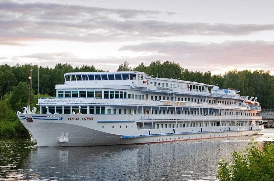 Теплоход Сергей Дягилев