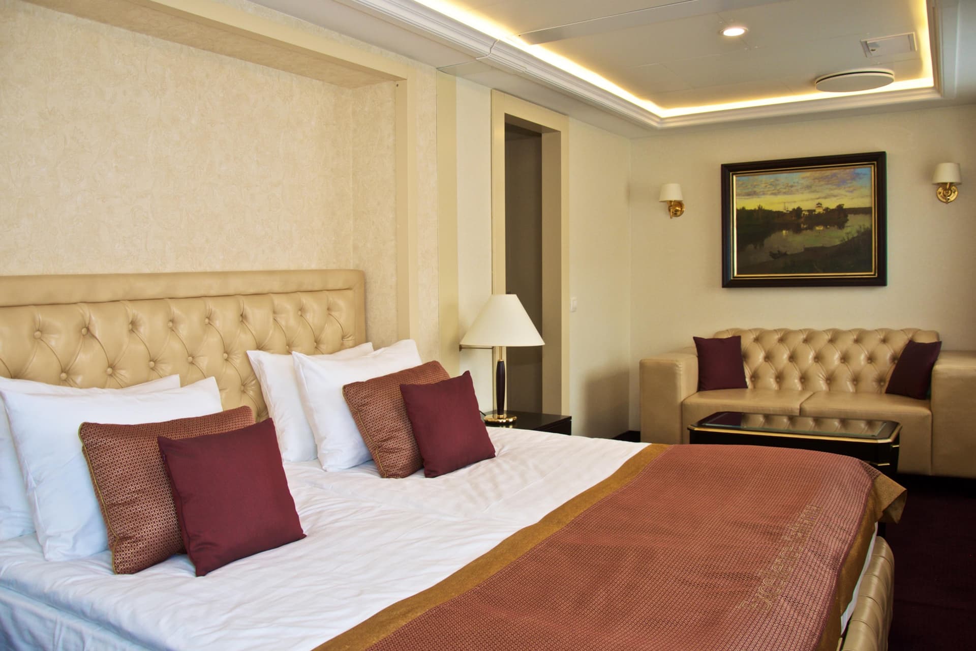 Люкс с балконом Теплохода Генерал Лавриненков