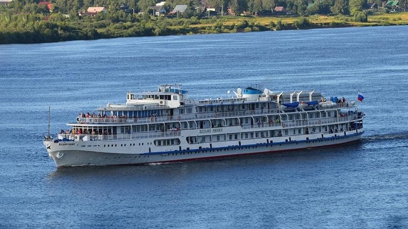 Теплоход Козьма Минин