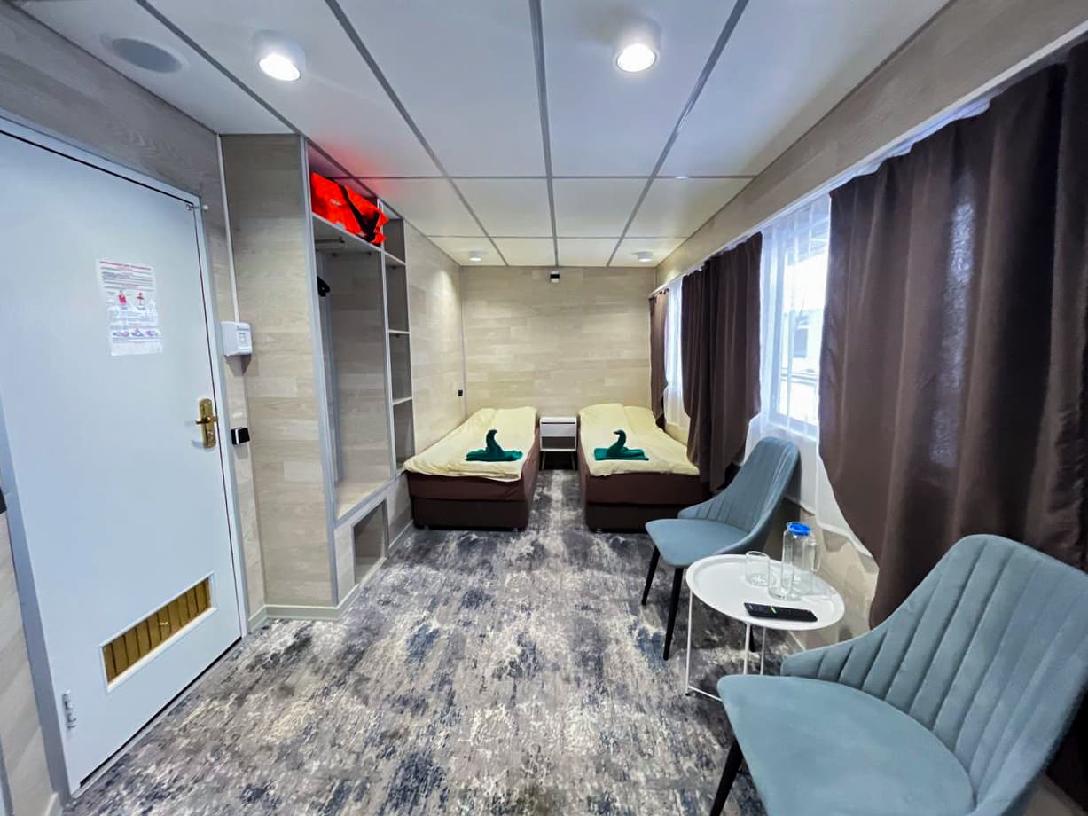  Полулюкс D Теплохода Урал