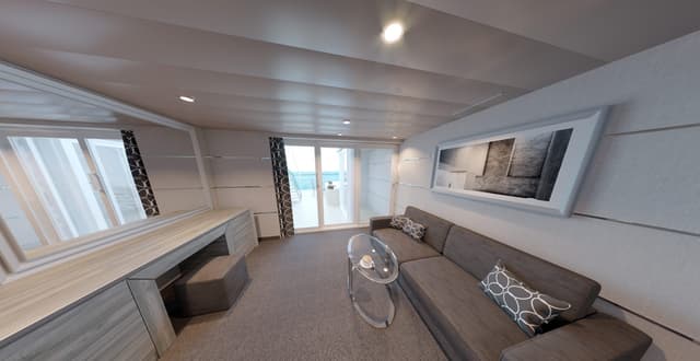 Сьют Duplex с джакузи Yacht Club (YJD)