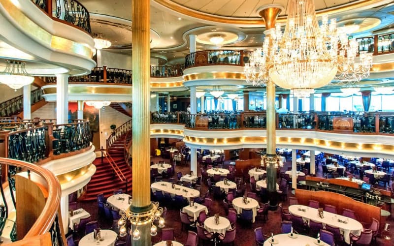 Основной ресторан  Лайнера Adventure of the Seas