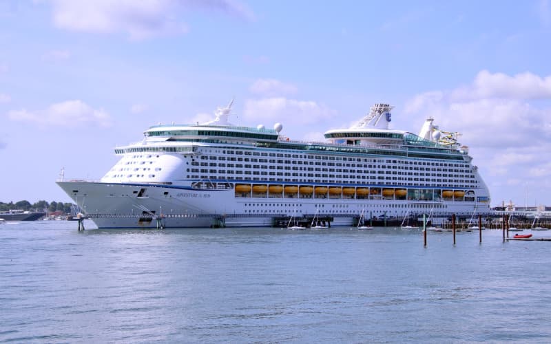 Лайнер Adventure of the Seas