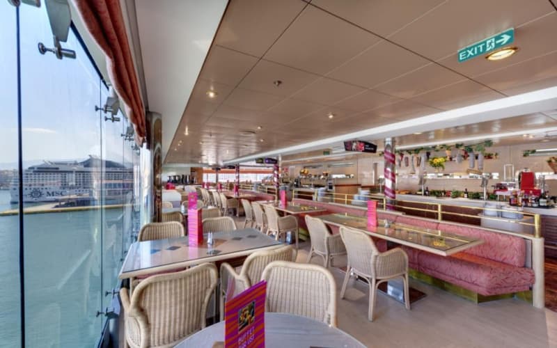 Ресторан шведский стол Лайнера MSC Opera