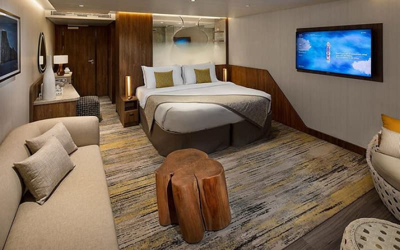 Каюта сьют Лайнера Celebrity Flora