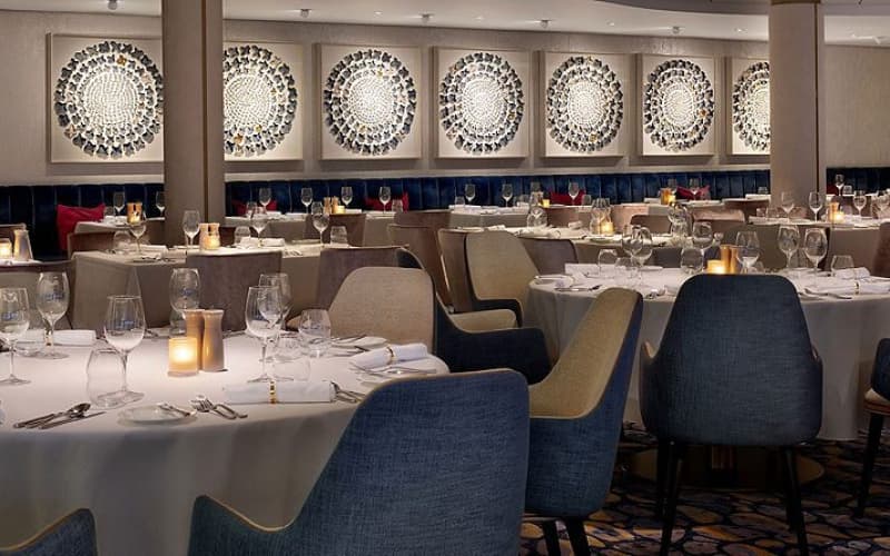 Ресторан Cosmopolitan Лайнера Celebrity Ascent