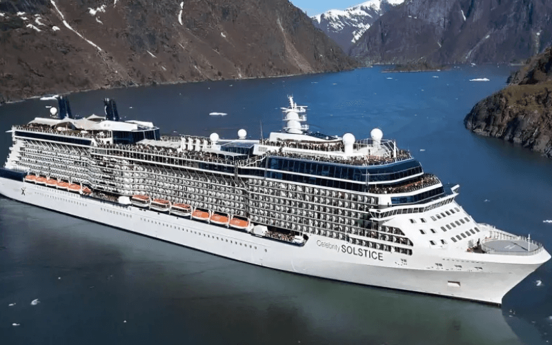 Лайнер Celebrity Solstice