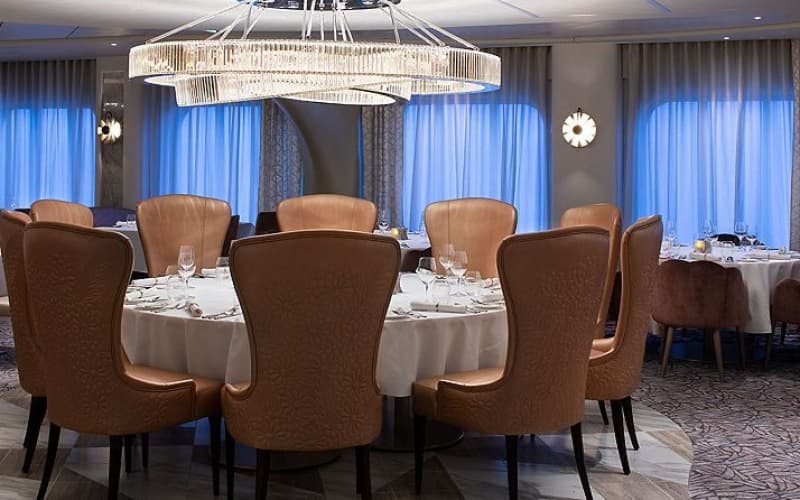 Ресторан Космополитен Лайнера Celebrity Beyond