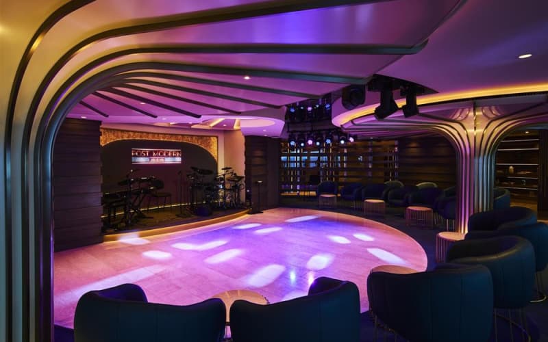 Astern Lounge Лайнера Explora II