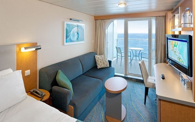 Каюта с балконом Лайнера Allure of the Seas
