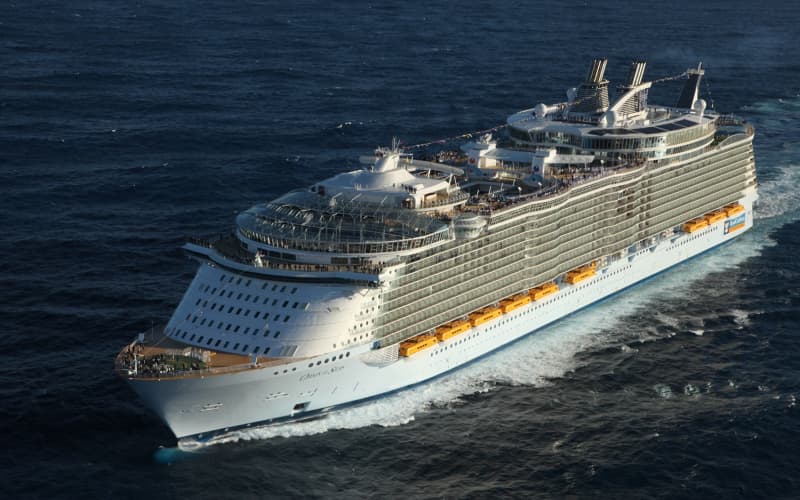 Лайнер Oasis of the Seas