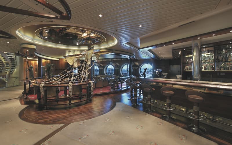Бар Schooner Лайнера Explorer of the Seas