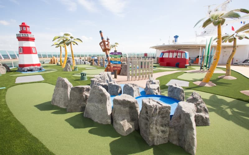 Мини-гольф  Лайнера Freedom of the Seas