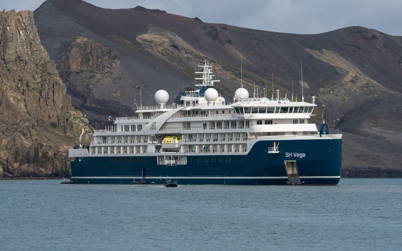 Лайнер SH Vega