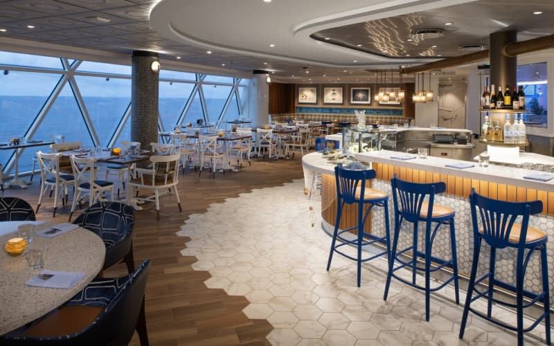 Рыбный ресторан Hooked Seafood Лайнера Legend of the Seas