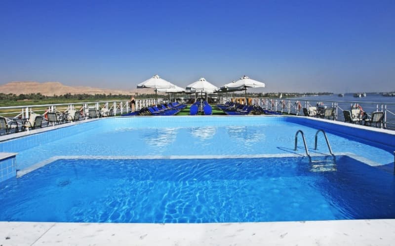 Открытый бассейн Лайнера Iberotel Crown Emperor