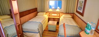 Каюта с окном (вид загорожен) OW